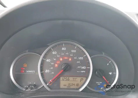 2013 Toyota Yaris L z USA, uszkodzony, nr VIN JTDJTUD3XDD555835